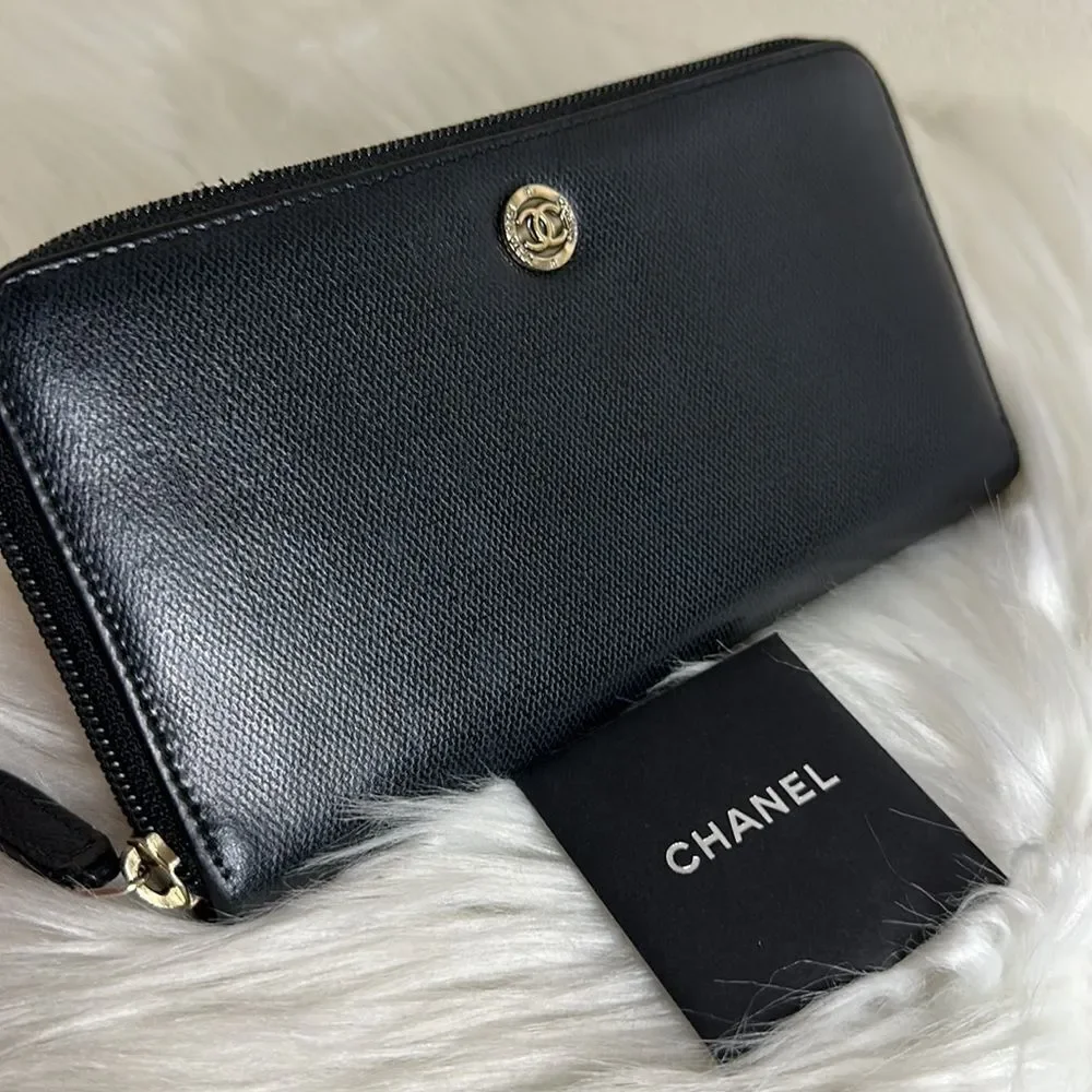 💯Authentic Chanel Leather Zipped Around Long Wallet 🍀